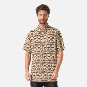 Camisa Hombre Good Karma Print Crema Haka Honu